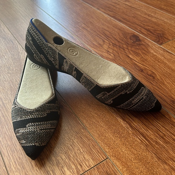 Rothy’s The Point Golden Shimmer (Black x Rose Gold) size 6.5 EUC - Picture 2 of 9